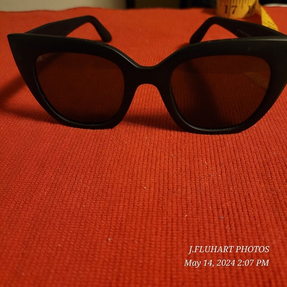 Toms Sydney Travelers Collection Cat EYE Matte Black Sunglasses - Picture 2 of 13
